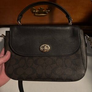 Coach crossbody with Tilly top handle